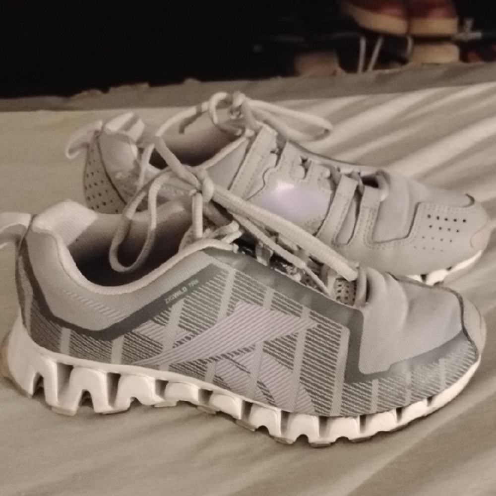 Reebok Women's Light Gray and White Zig Wild Athletic Shoes